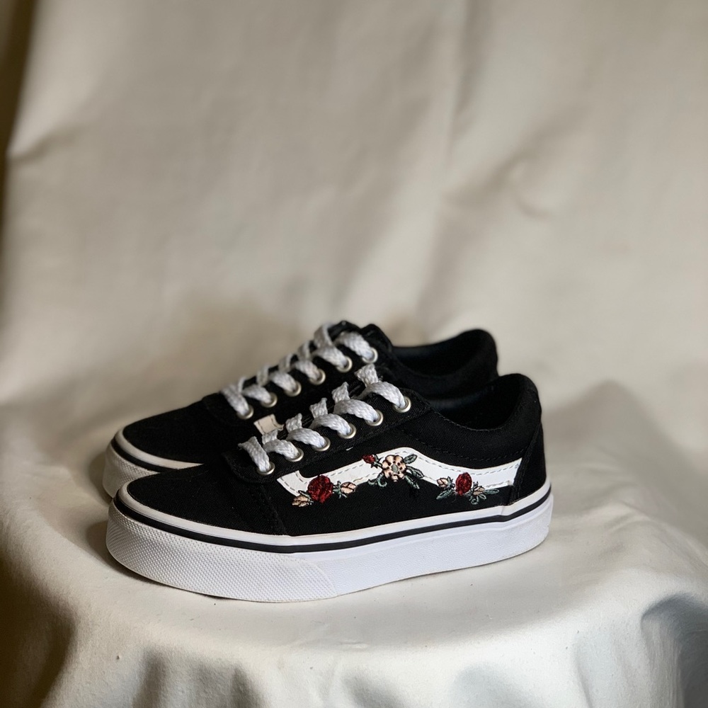 Girls Vans Rose design Sz 11 US Missy